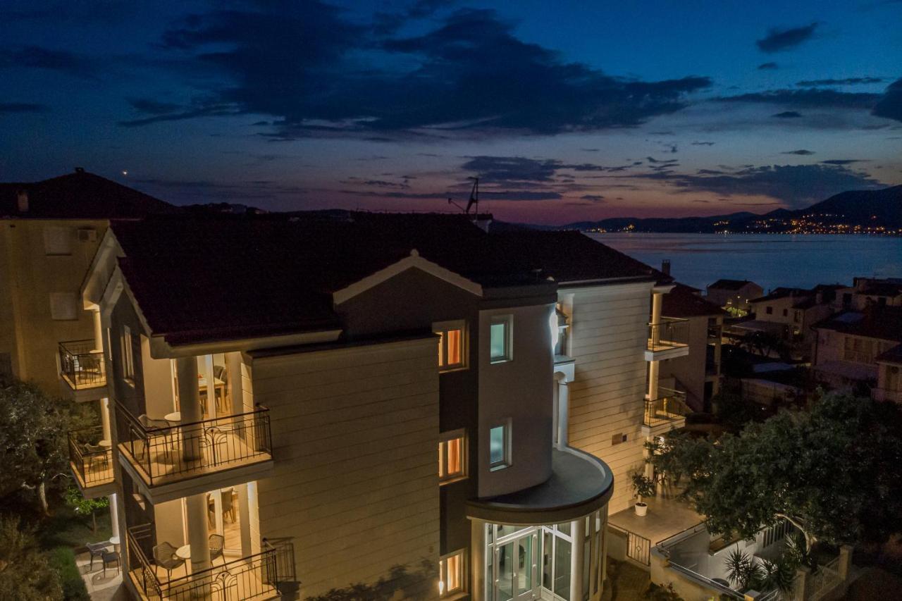 Island Resort Mihaela - Happy Rentals Trogir Exterior foto